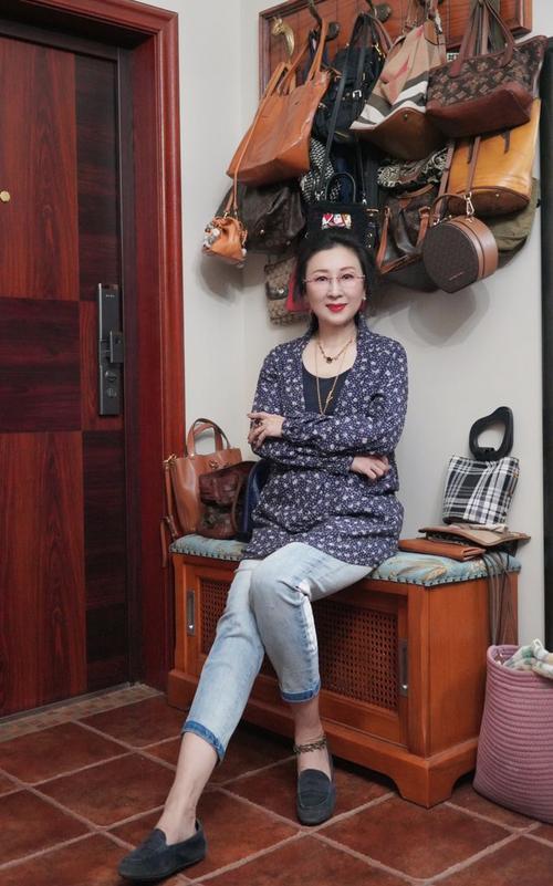 亚洲精品人妻有码的相关介绍