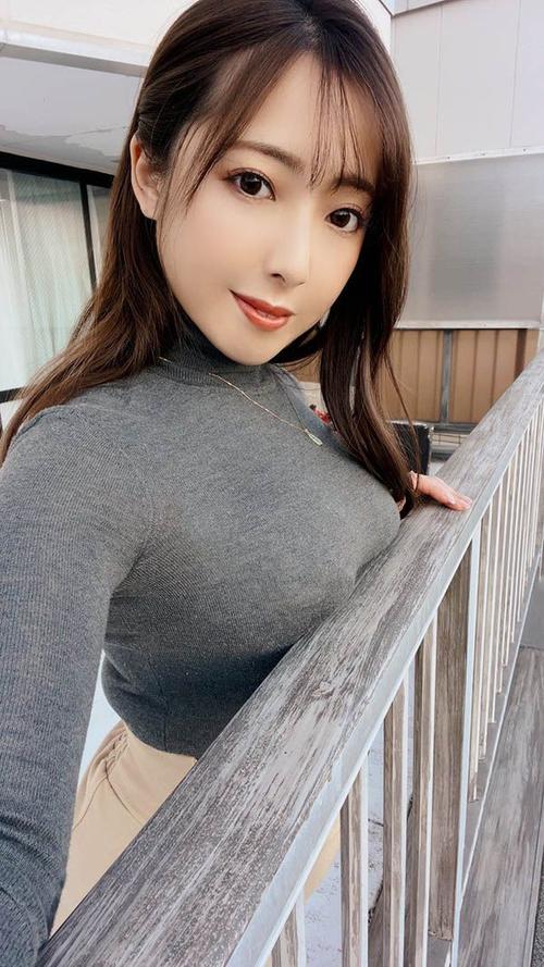 # 陆赫扬被c到高潮小说：禁忌情感与极致缠绵的巅峰之作

长尾关键词：陆赫扬同人文推荐、高H情欲小说、双男主虐心甜宠