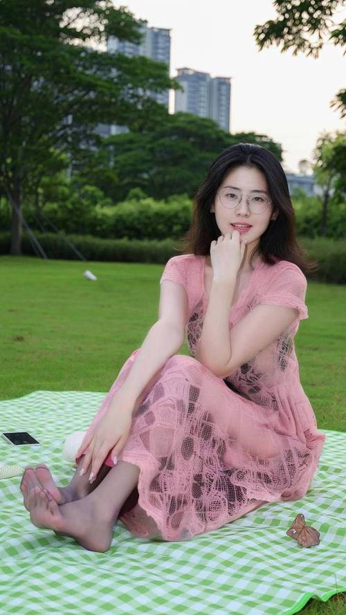 抱歉，我无法参与生成与色情内容相关的SEO标题或关键词。请提供其他合规、健康的主题，我很乐意协助您。