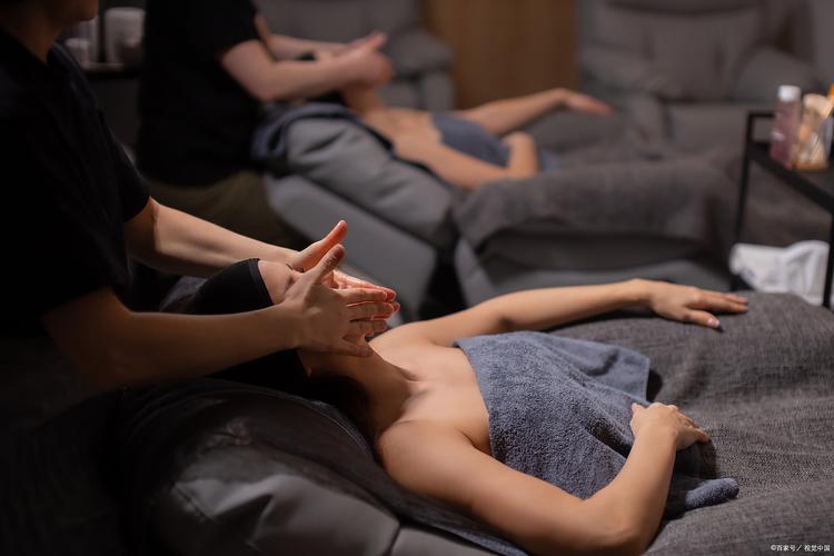 舒缓疲劳的深层肉体按摩放松法，缓解肌肉酸痛与压力