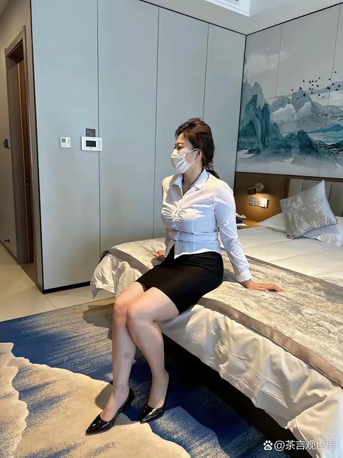 猛操美女老师的相关介绍