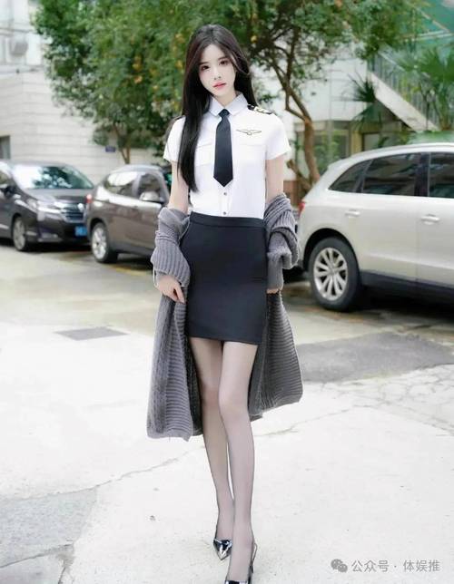 《裸露巨乳人妻》的相关介绍