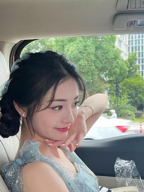 少妇一级av的相关介绍